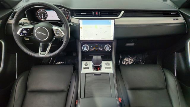 Used 2025 Jaguar F-PACE R-Dynamic S image 86