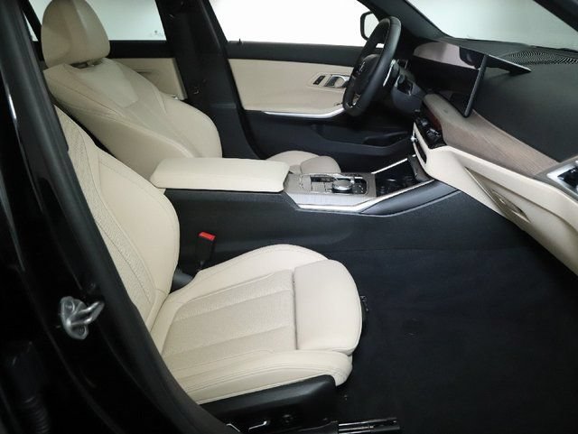 Used 2026 BMW 330i xDrive Sedan w/ Premium Package AWD/4WD image 35