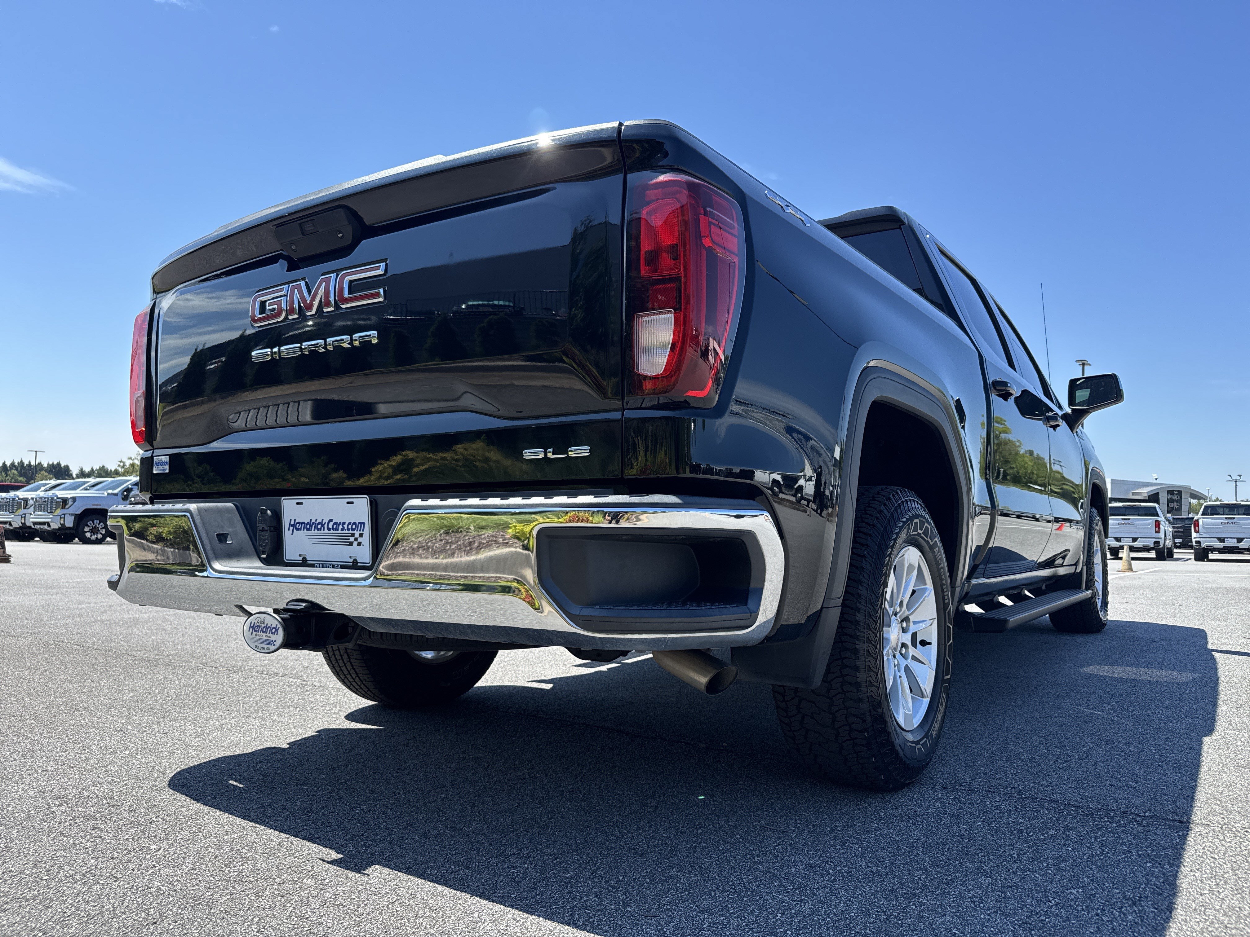Used 2020 GMC Sierra 1500 SLE w/ SLE Value Package AWD/4WD image 10