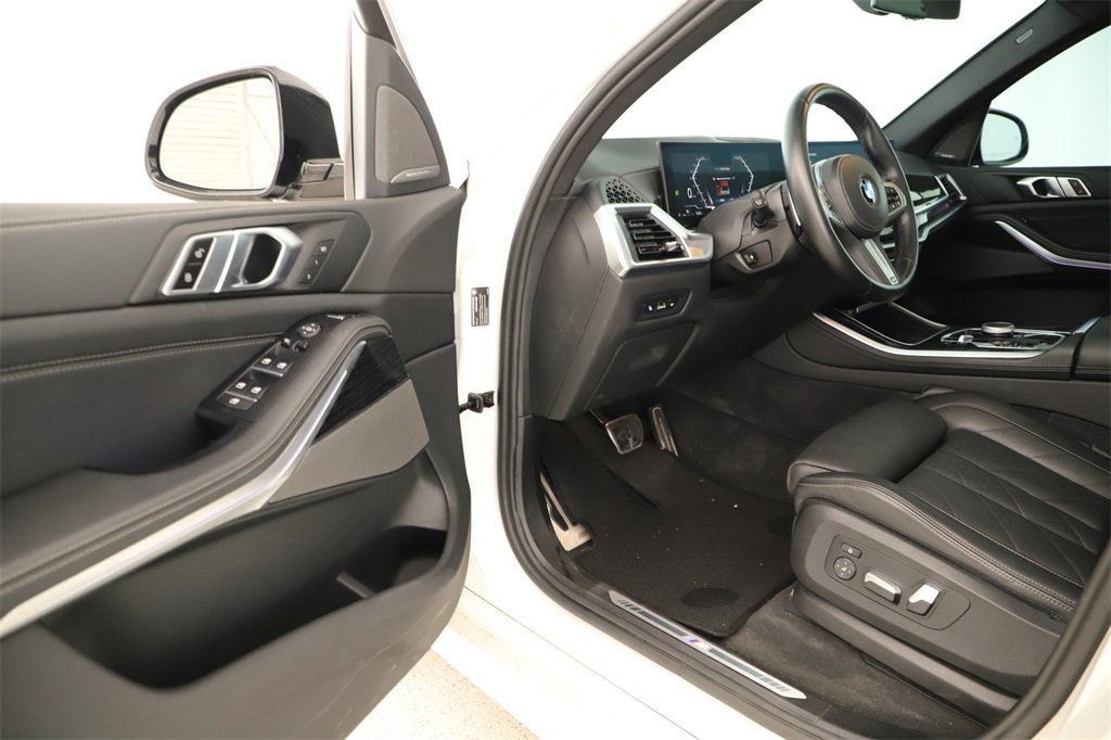 Used 2024 BMW X5 sDrive40i w/ M Sport Package image 14