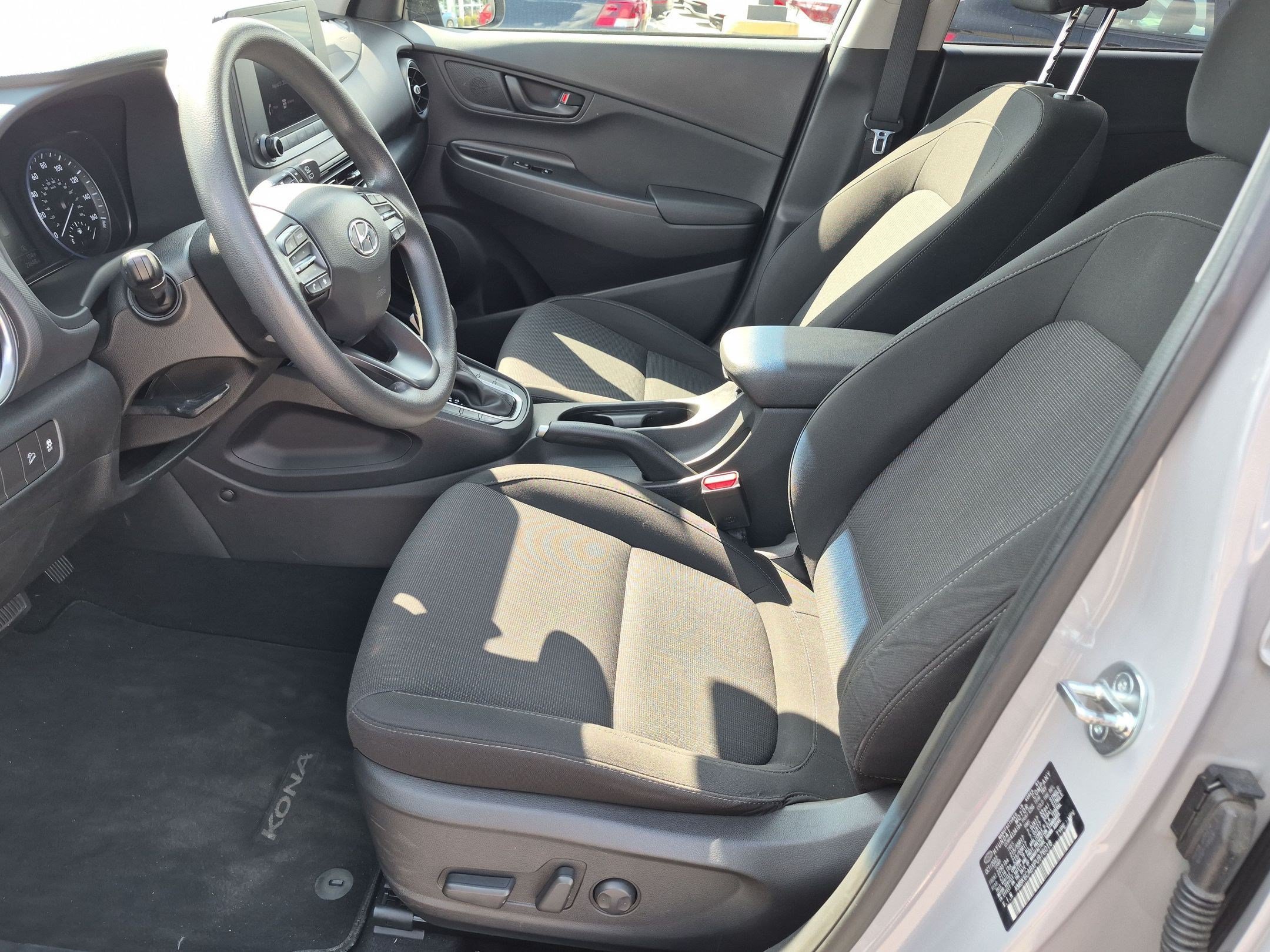 Used 2023 Hyundai Kona SEL AWD/4WD image 15