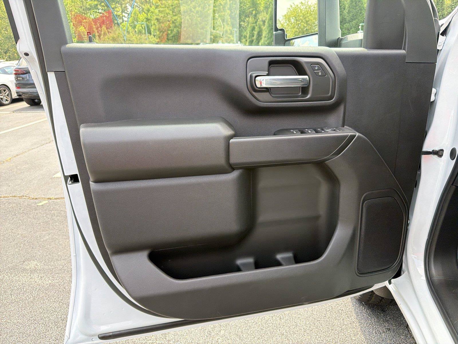 New 2026 GMC Sierra 2500 Pro w/ Convenience Package RWD image 8