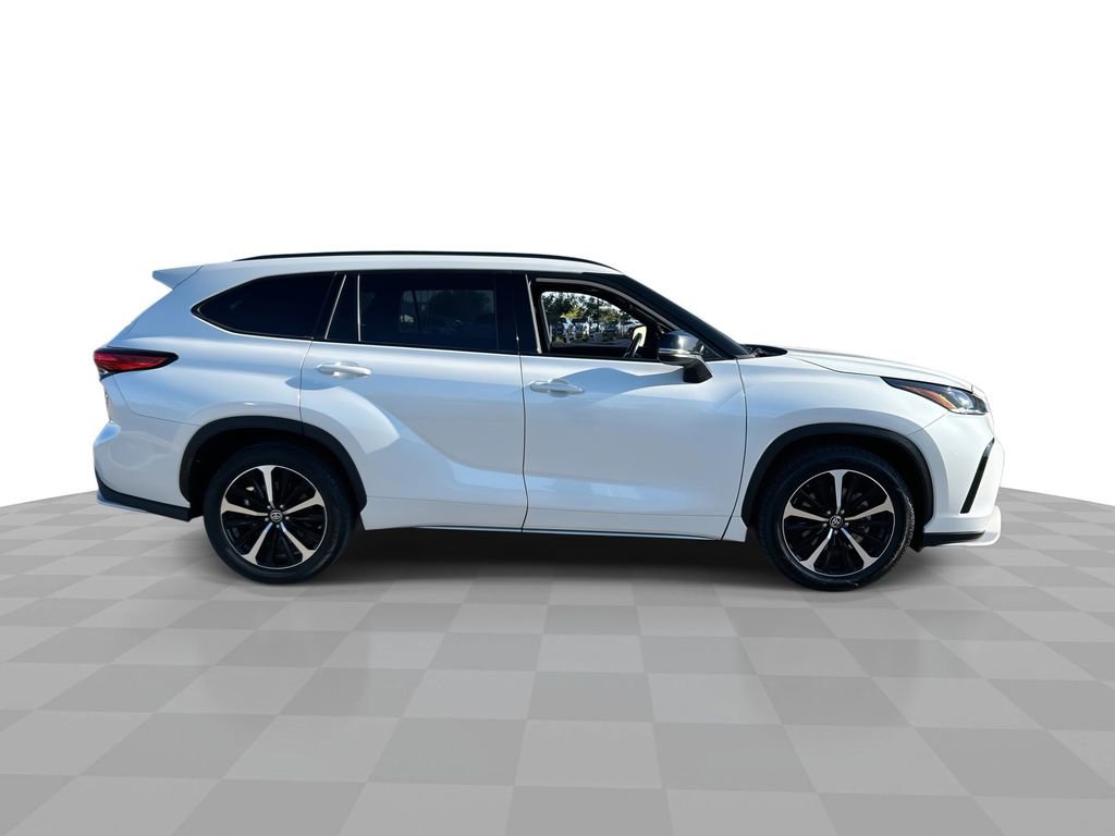 Used 2022 Toyota Highlander XSE image 9