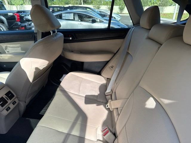 Used 2016 Subaru Outback 2.5i Limited AWD/4WD image 8