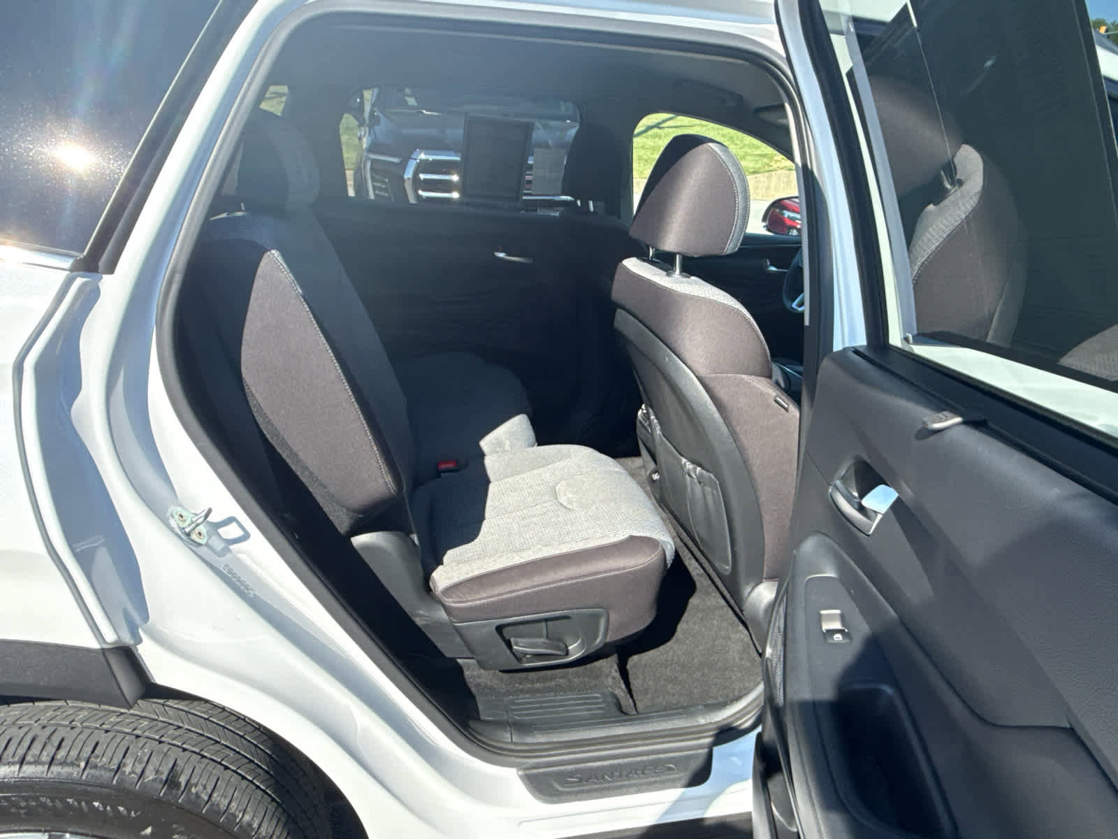 Used 2022 Hyundai Santa Fe SEL Convenience w/ Cargo Package AWD/4WD image 27