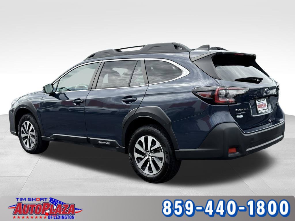Used 2024 Subaru Outback Premium AWD/4WD image 2