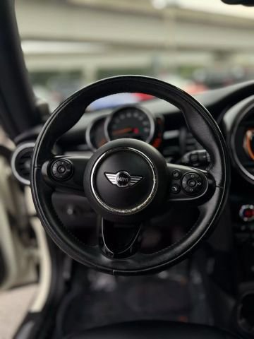 Used 2017 MINI Cooper 2-Door Hardtop image 18