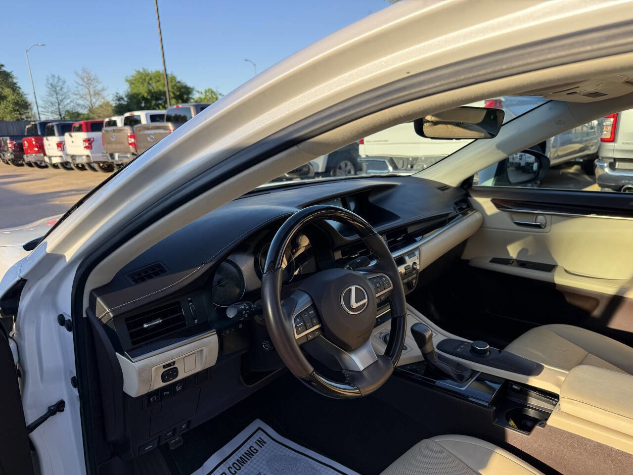 Used 2018 Lexus ES 350 w/ Premier Package FWD image 6