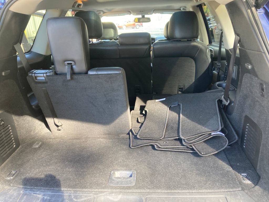 Used 2020 Nissan Pathfinder Platinum image 27