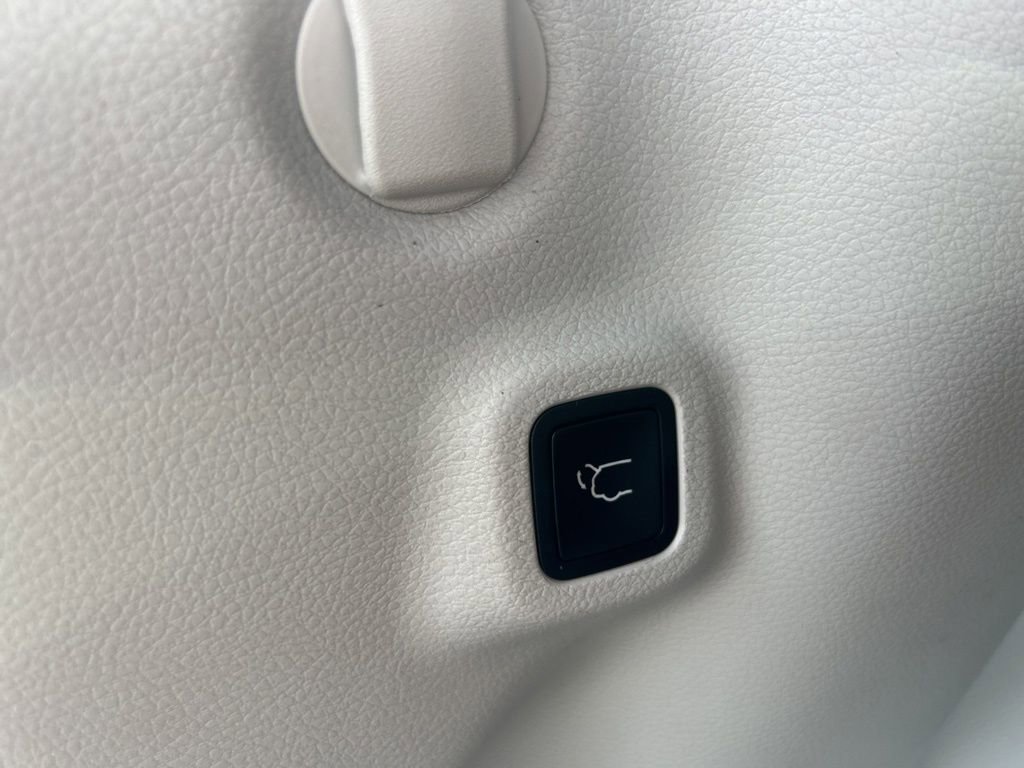 Used 2020 Jeep Compass Limited w/ Advanced Safety Group image 32