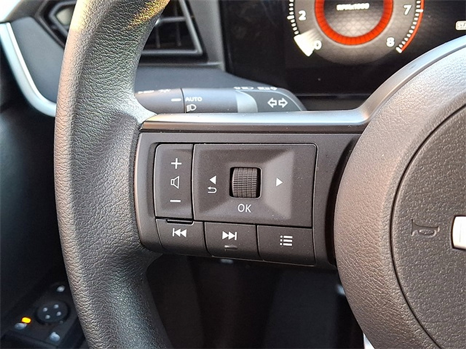 Certified 2025 Nissan Kicks S image 20