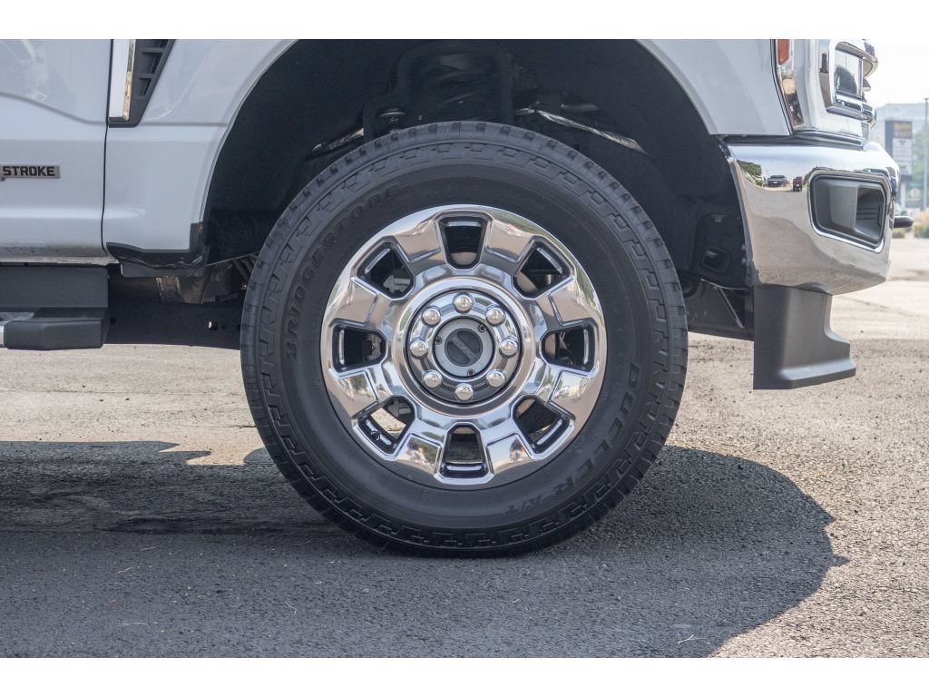 Used 2023 Ford F350 Lariat w/ FX4 Off-Road Package AWD/4WD image 9