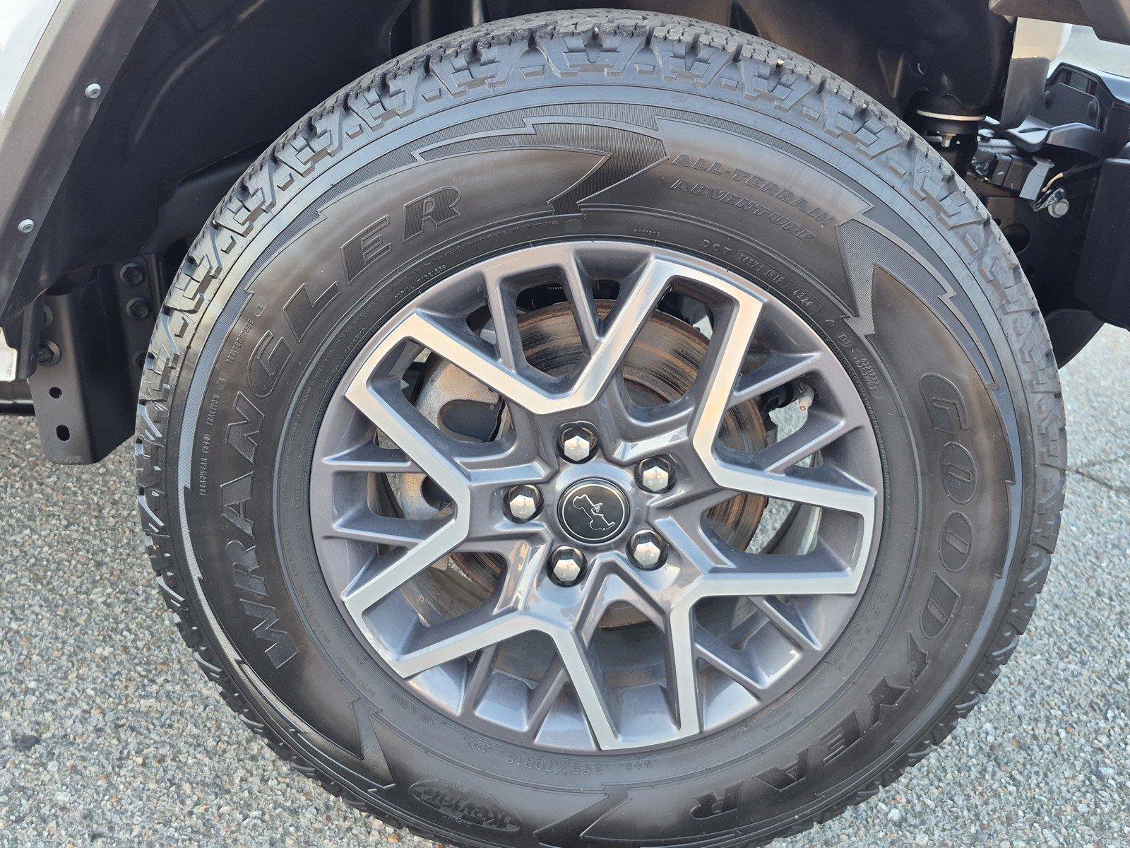 Used 2024 Jeep Wrangler Unlimited Sahara AWD/4WD image 12