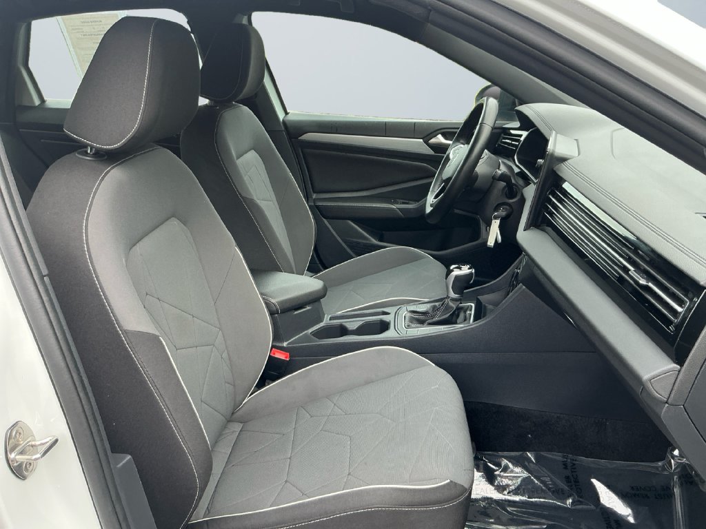 Used 2025 Volkswagen Jetta Sport FWD image 16