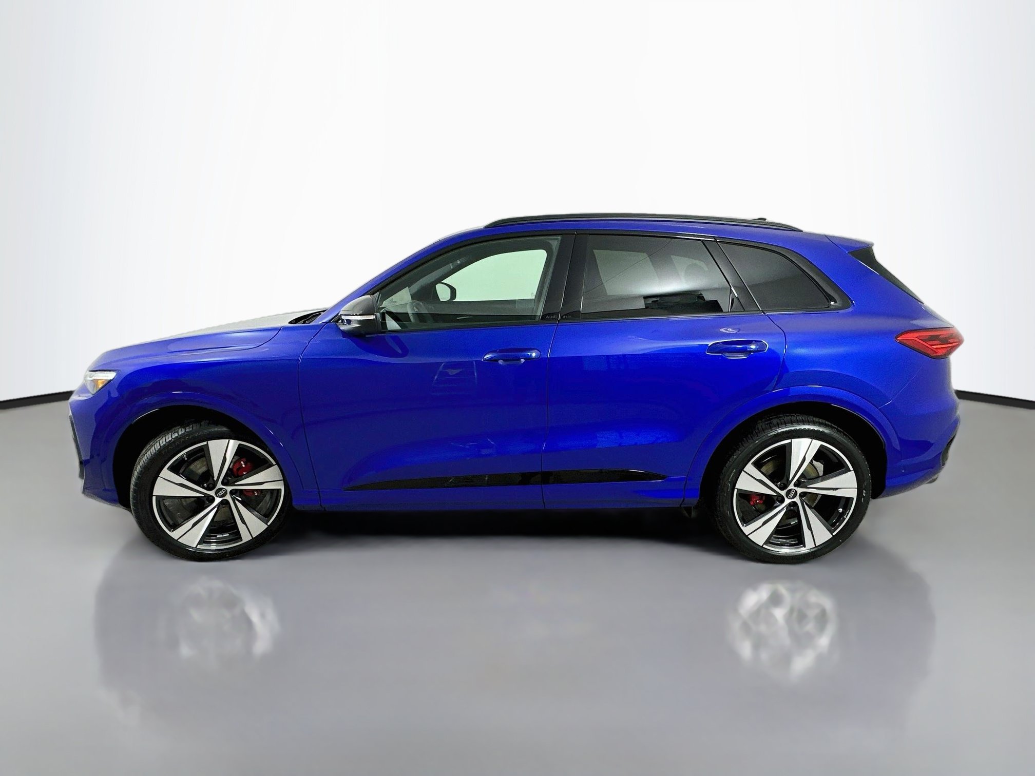 New 2026 Audi SQ5 Premium Plus AWD/4WD image 4