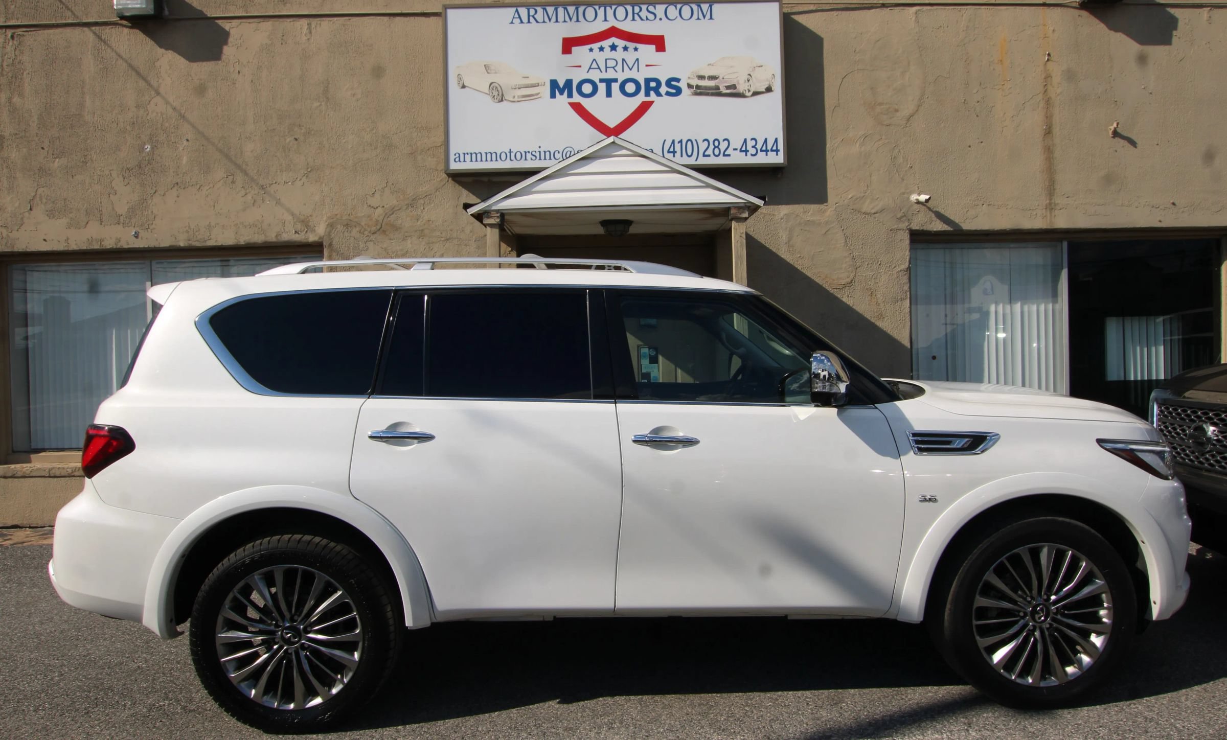 Used 2019 INFINITI QX80 Luxe w/ 22" Wheel Package AWD/4WD image 4