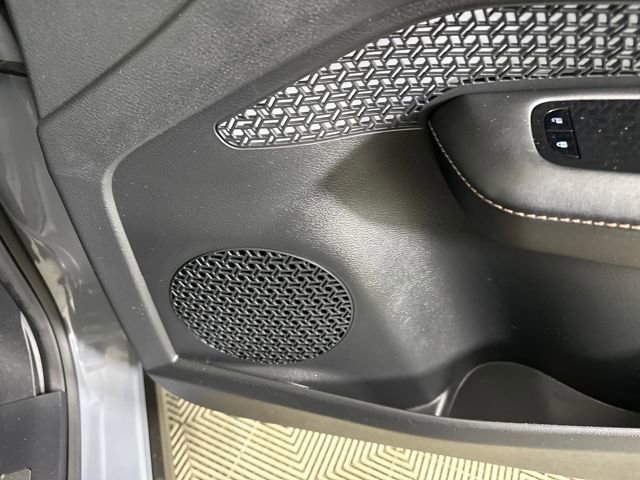 Used 2024 Nissan Ariya AWD image 29