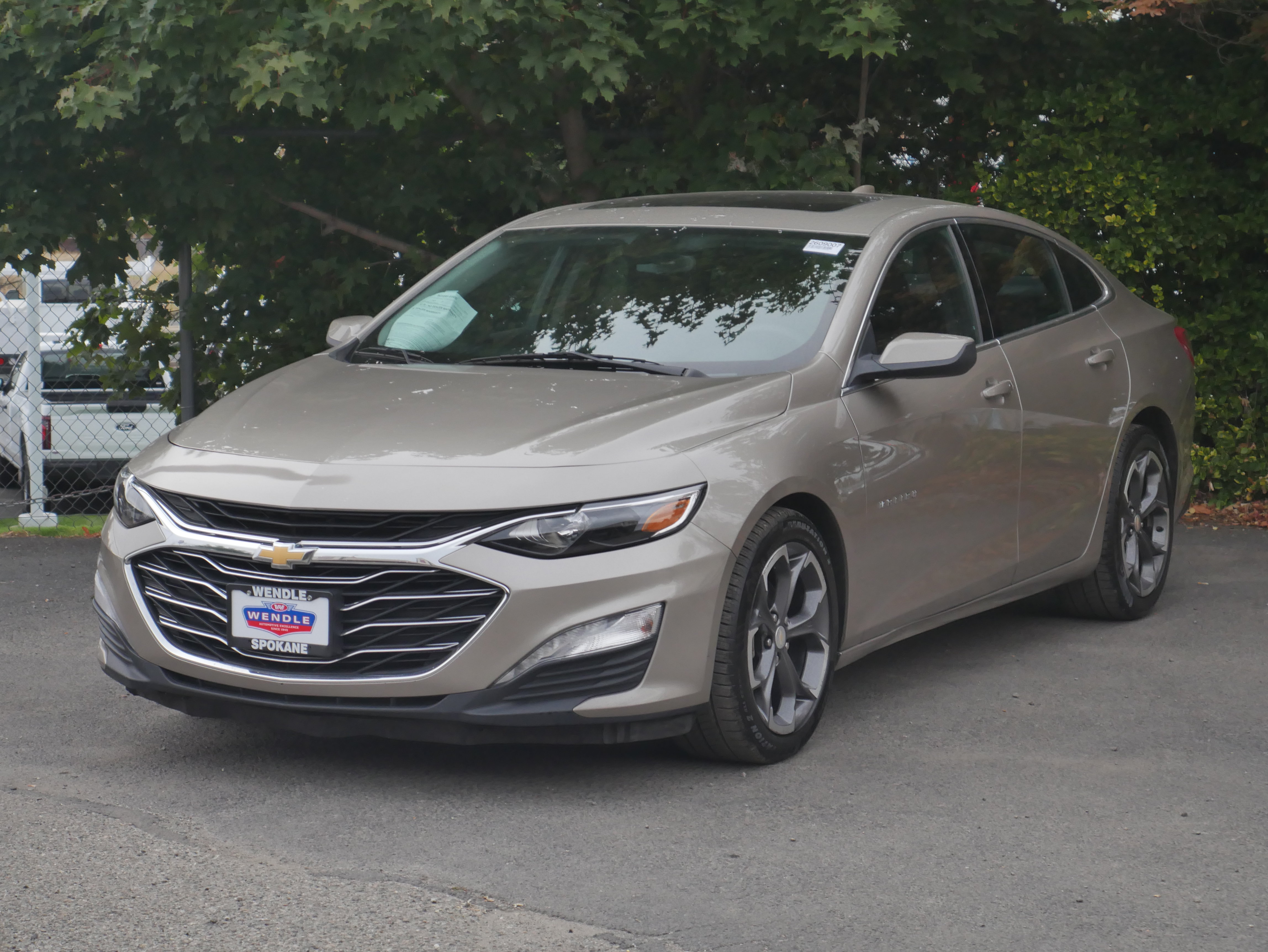 Used 2022 Chevrolet Malibu LT FWD image 2