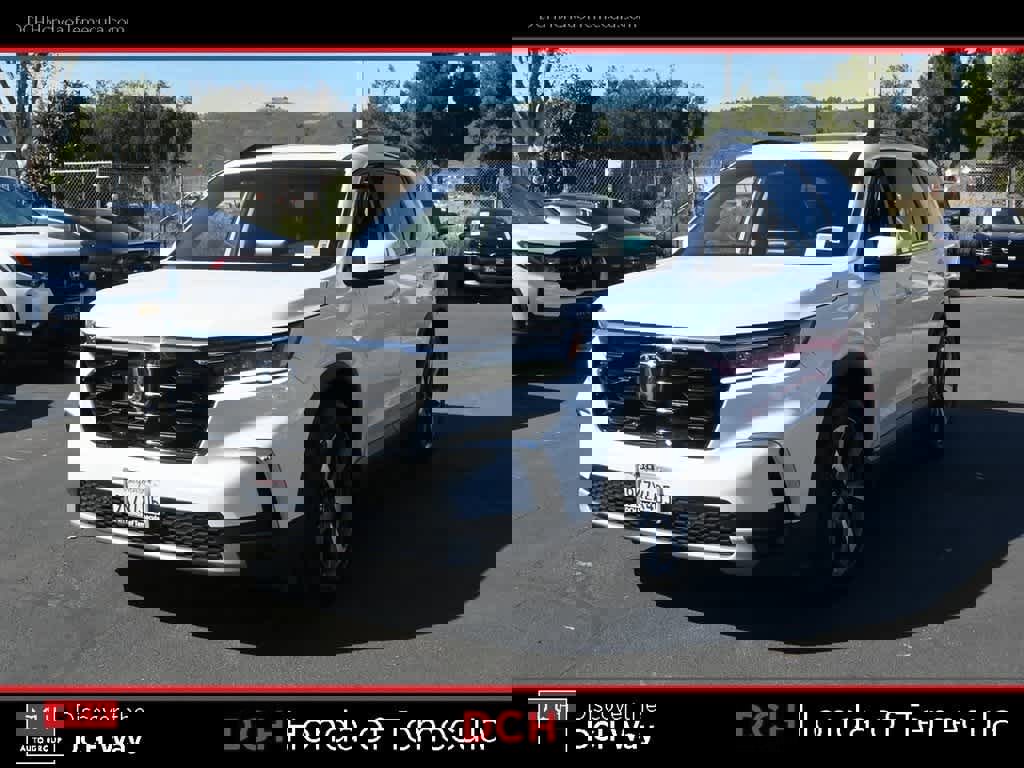 Used 2024 Honda Pilot Touring image 1