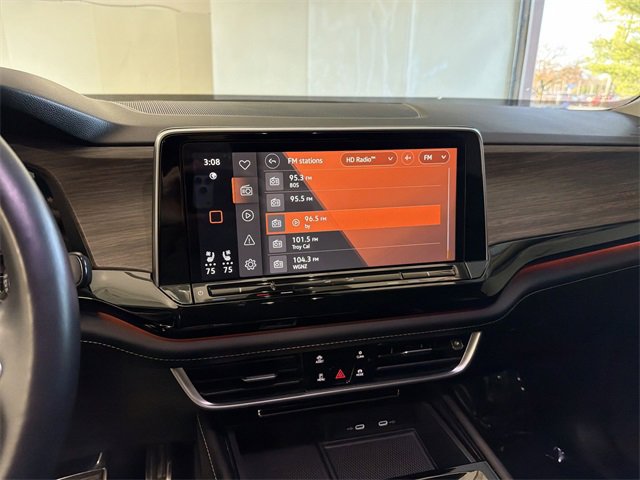 Used 2024 Volkswagen Atlas SEL Premium R-Line image 28