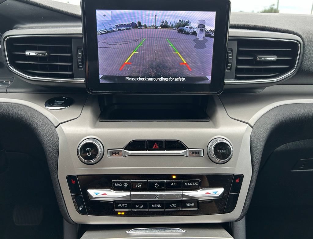 Used 2024 Ford Explorer XLT w/ Equipment Group 202A AWD/4WD image 20