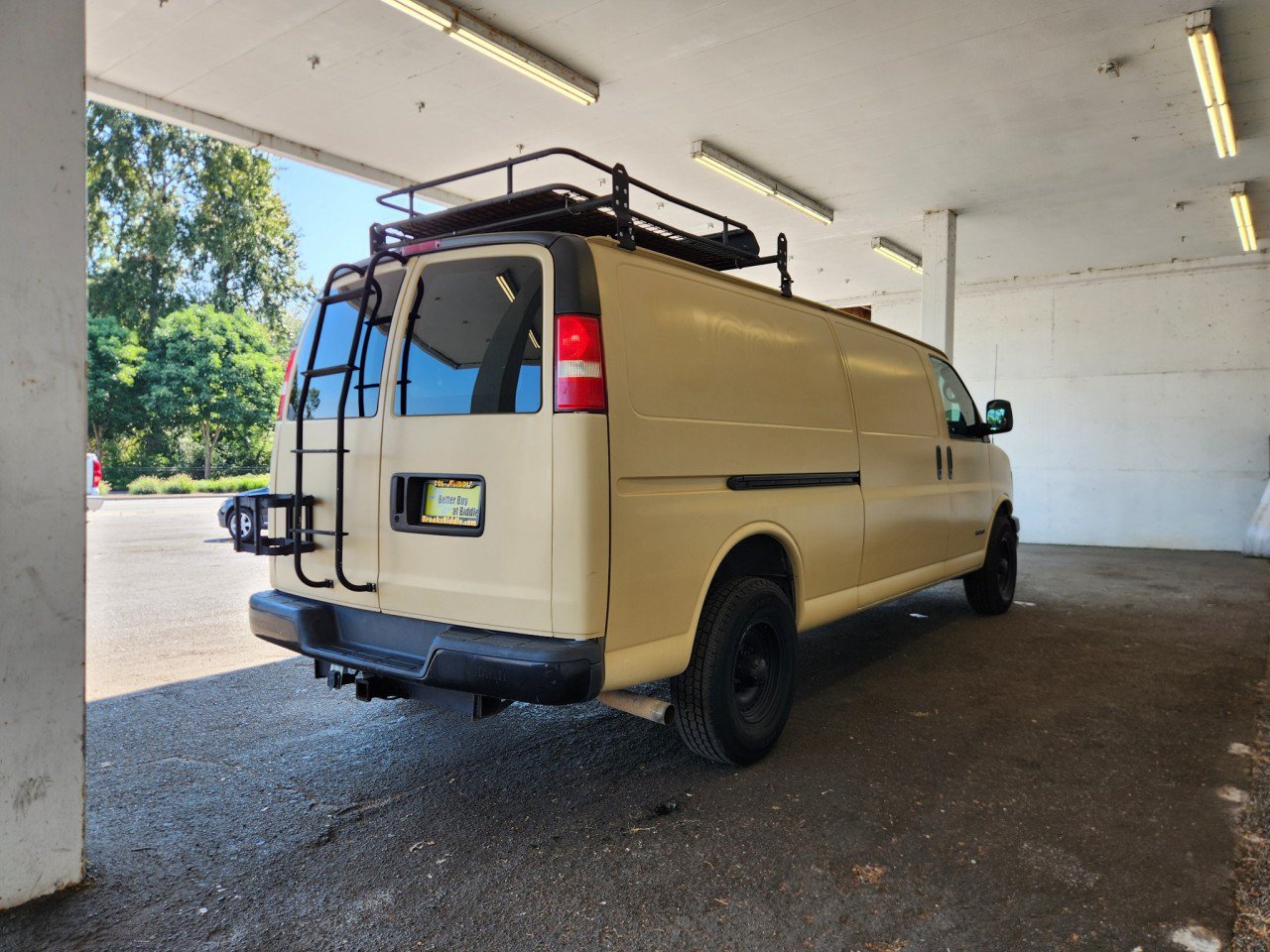 Used 2005 Chevrolet Express 2500 Extended RWD image 3