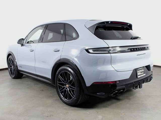 Certified 2025 Porsche Cayenne GTS image 3