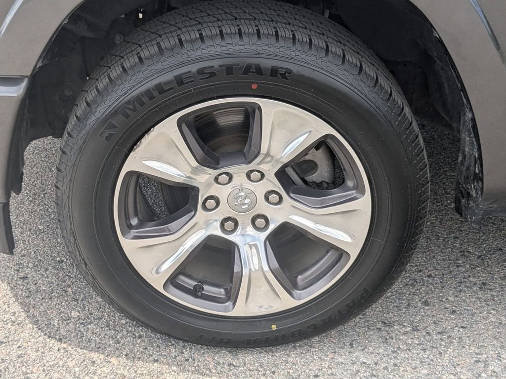 Used 2022 RAM 1500 Laramie AWD/4WD image 9