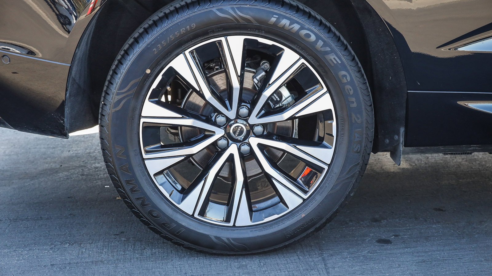 Used 2025 Volvo XC60 B5 Plus image 7