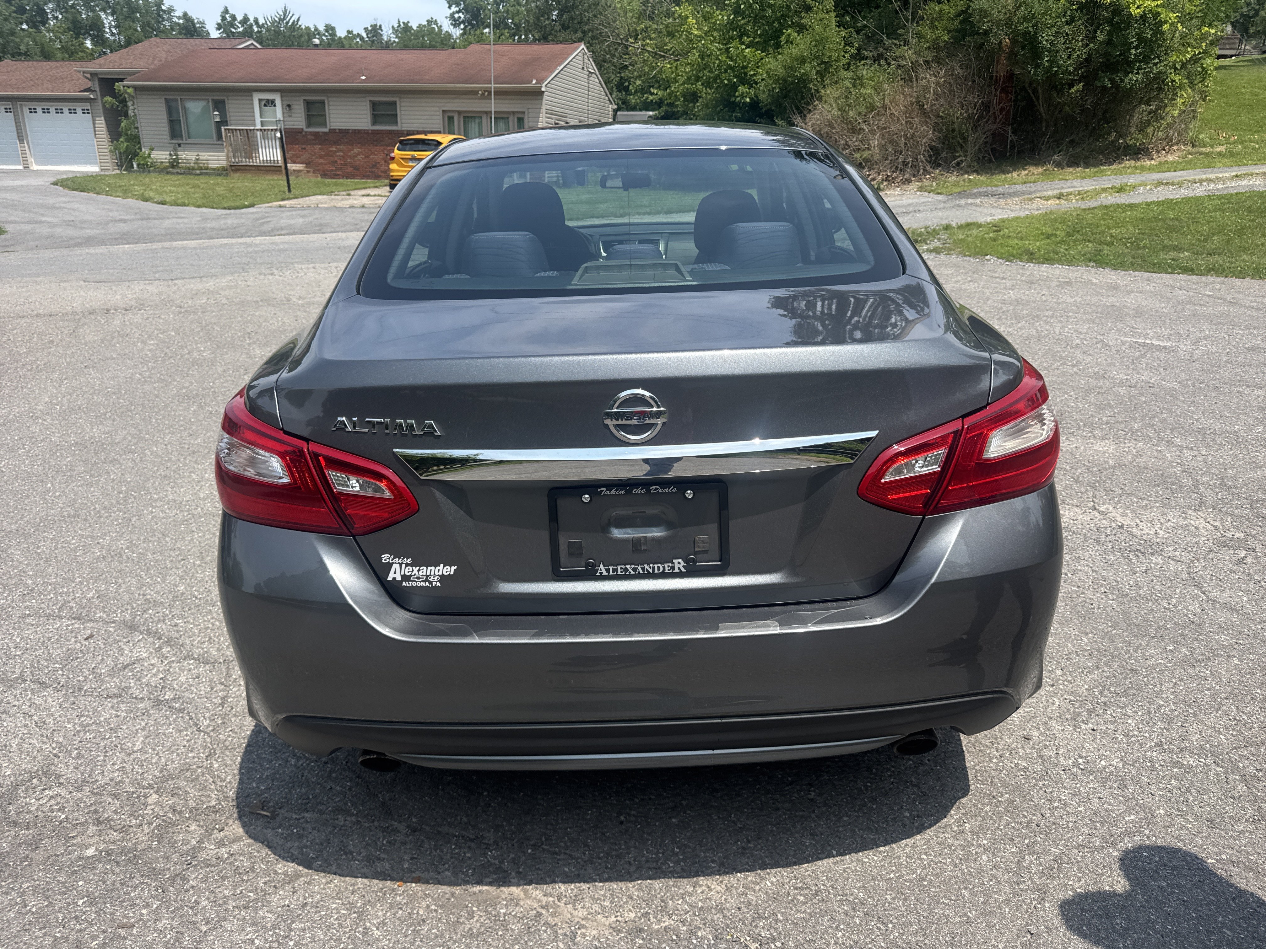 Used 2017 Nissan Altima 2.5 S w/ Power Driver Seat Package FWD image 4