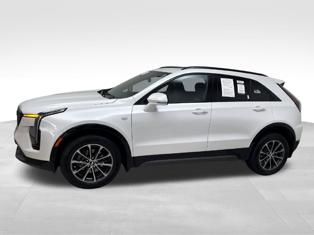 Used 2024 Cadillac XT4 Sport w/ Technology Package AWD/4WD image 3