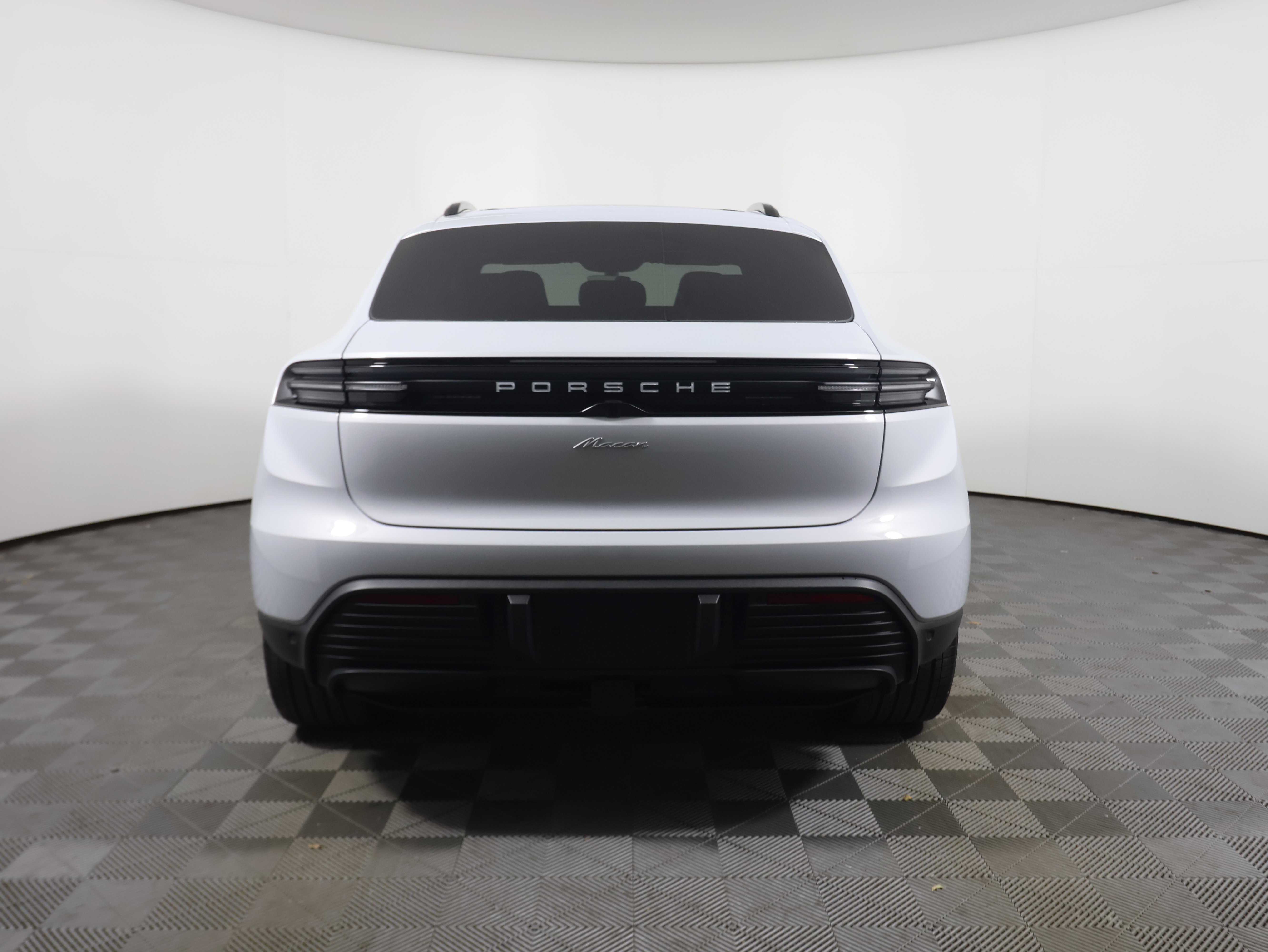 New 2025 Porsche Macan Electric image 6