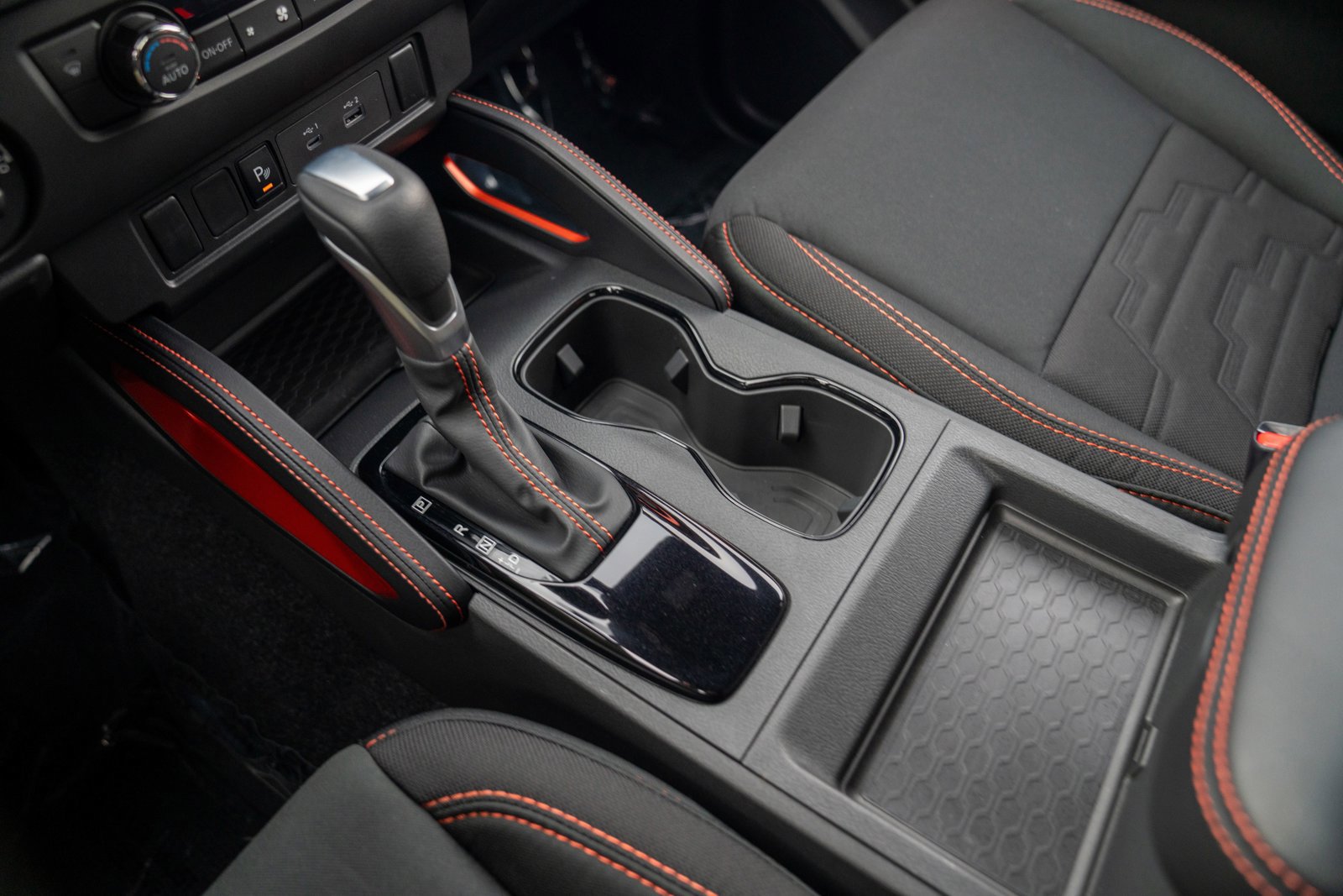 Used 2025 Nissan Frontier PRO-4X image 19