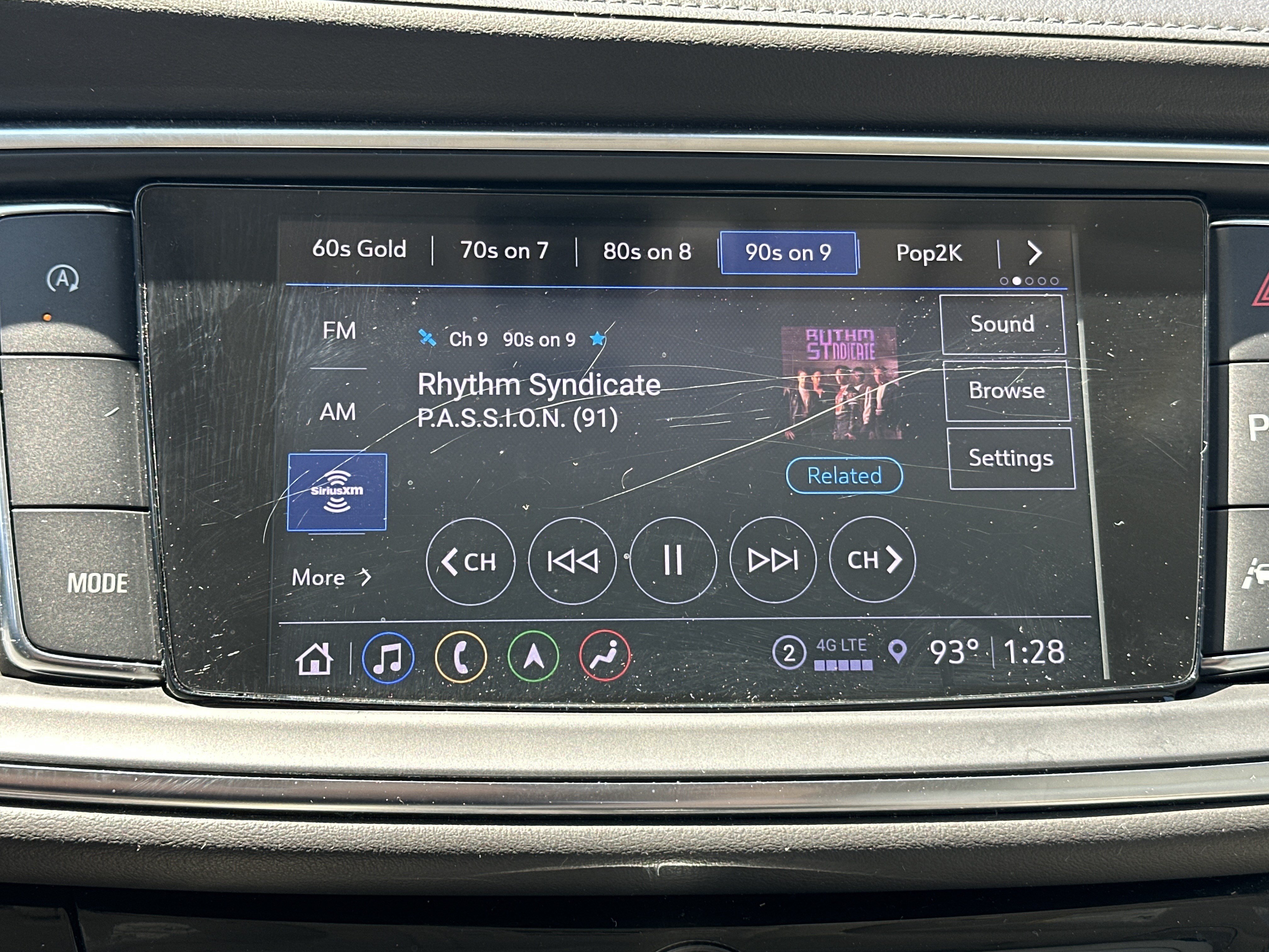 Used 2023 Buick Enclave Avenir w/ Avenir Technology Package FWD image 27