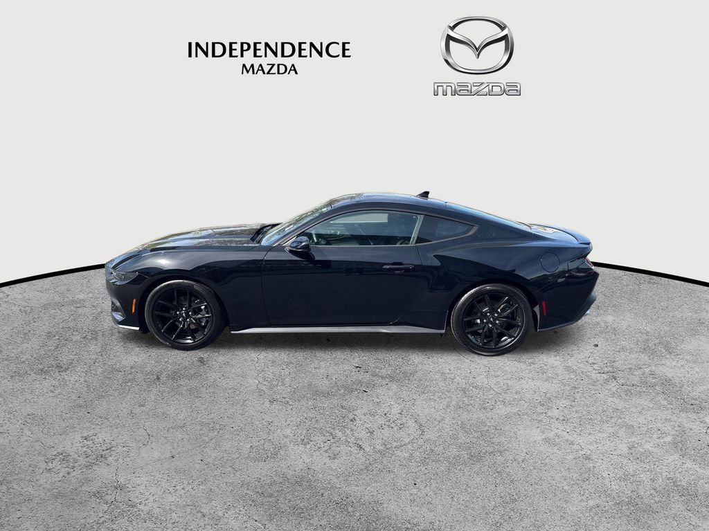 Used 2025 Ford Mustang Coupe image 6