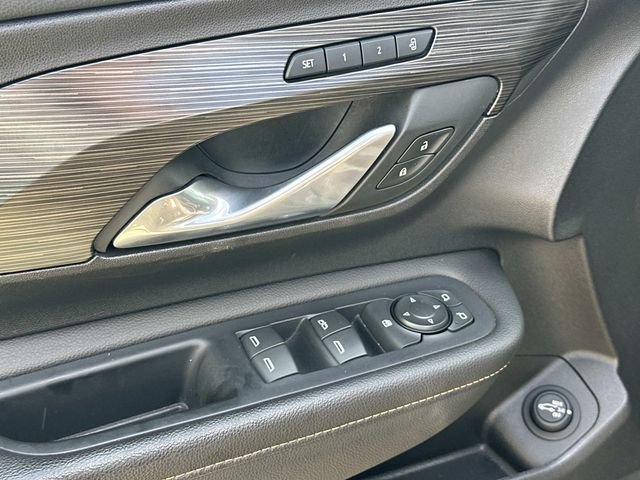 Used 2019 GMC Terrain SLT w/ Preferred Package AWD/4WD image 14