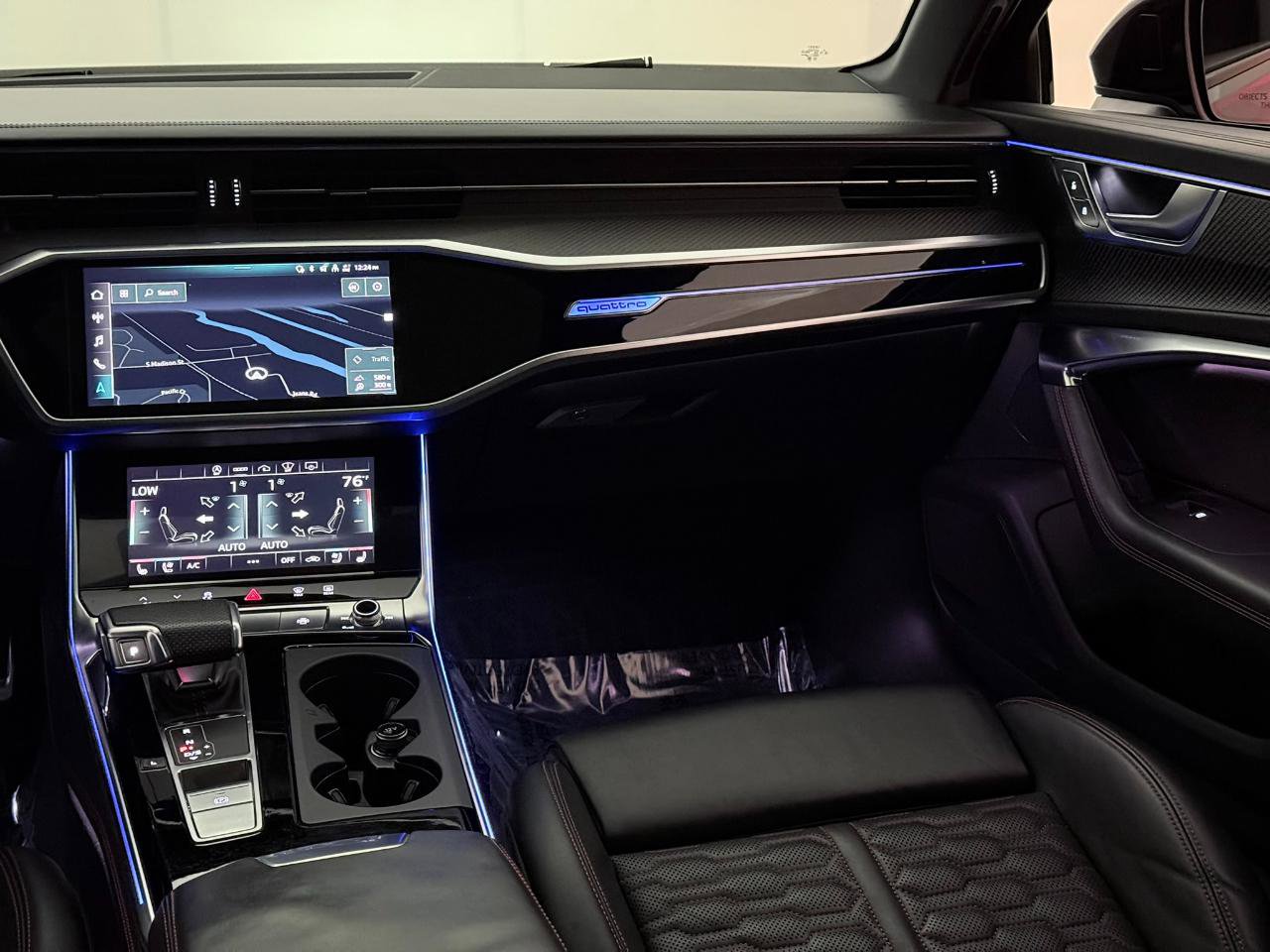 Used 2022 Audi RS 6 w/ Executive Package image 33