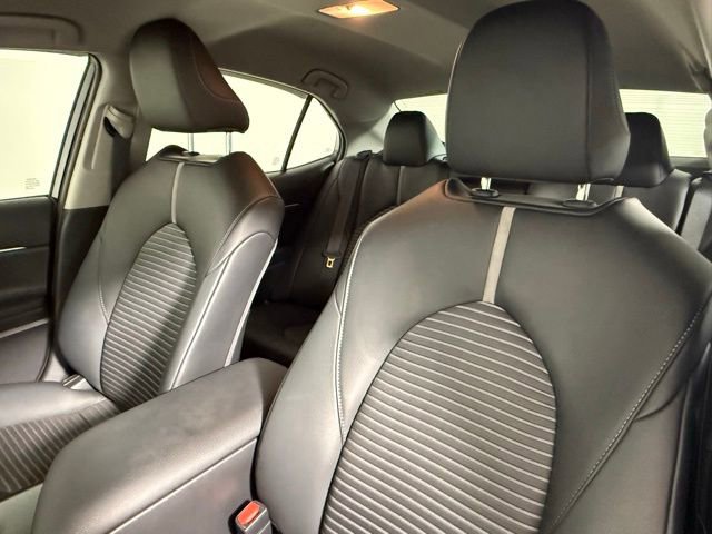 Used 2020 Toyota Camry SE w/ Convenience Package FWD image 27