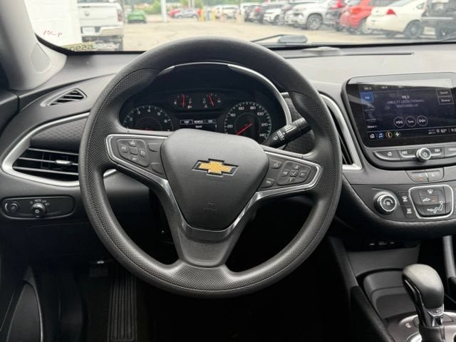 Used 2021 Chevrolet Malibu LS FWD image 18