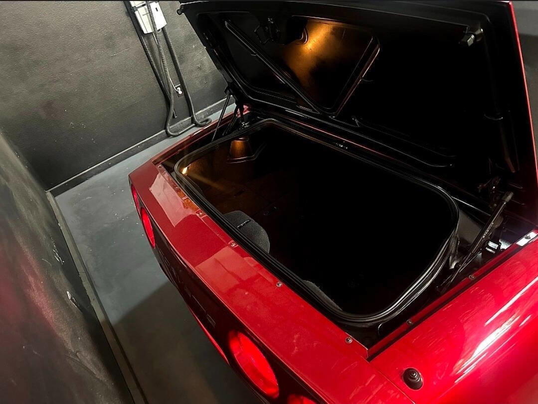 Used 2001 Chevrolet Corvette Convertible w/ Preferred Equipment Group2 image 26