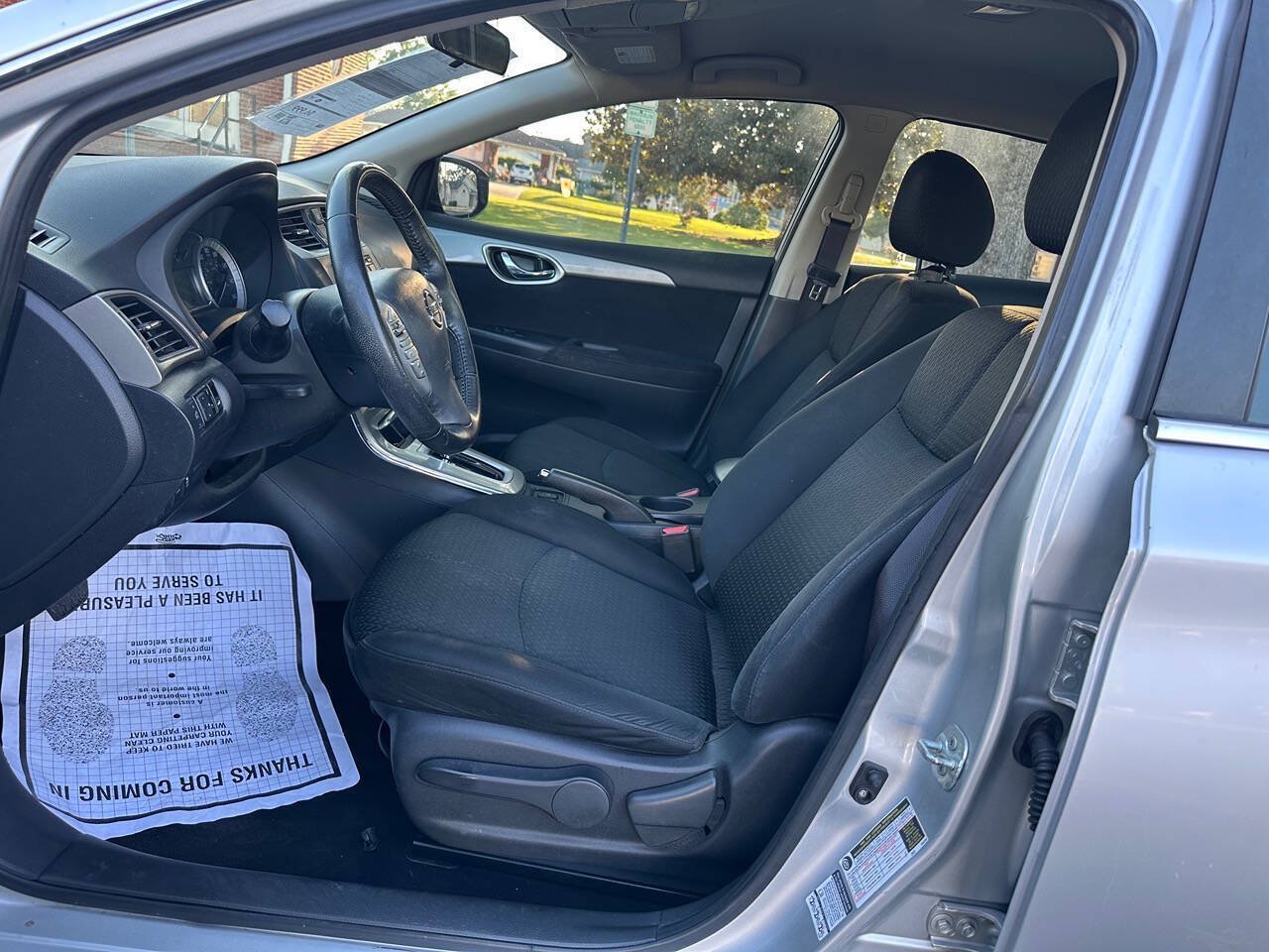 Used 2015 Nissan Sentra SR FWD image 10
