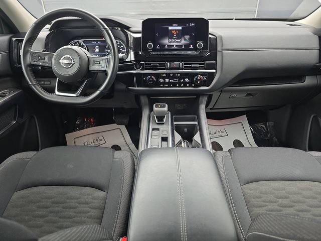 Used 2025 Nissan Pathfinder SV image 21