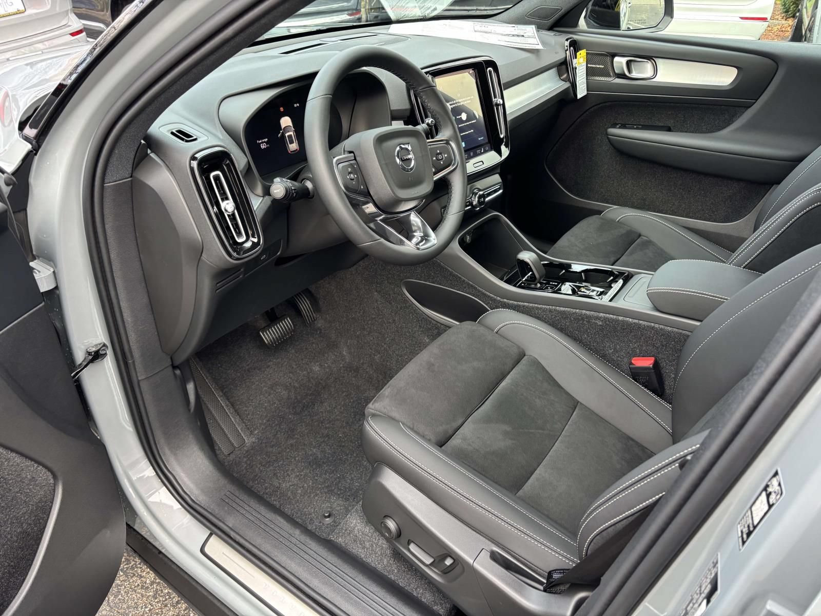 New 2026 Volvo XC40 B5 Ultra w/ Protection Package Premier AWD/4WD image 23