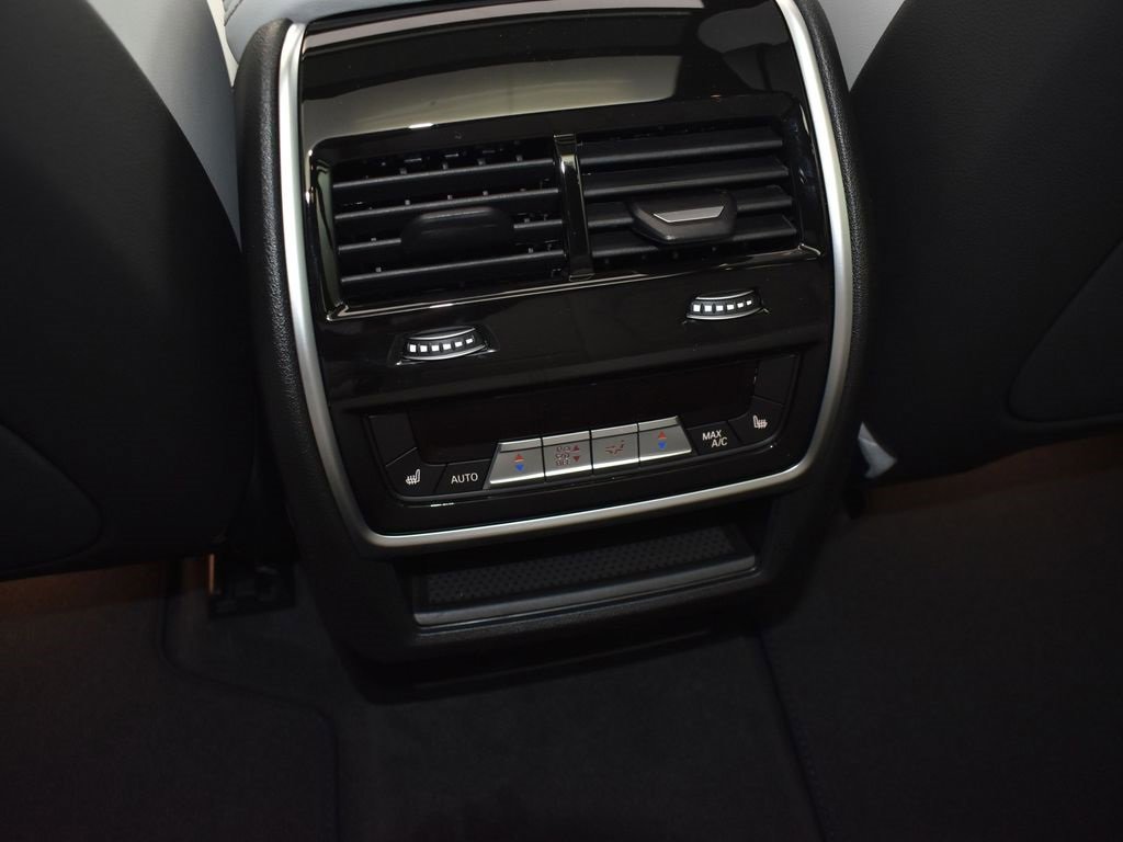 New 2026 BMW X5 xDrive50e image 19