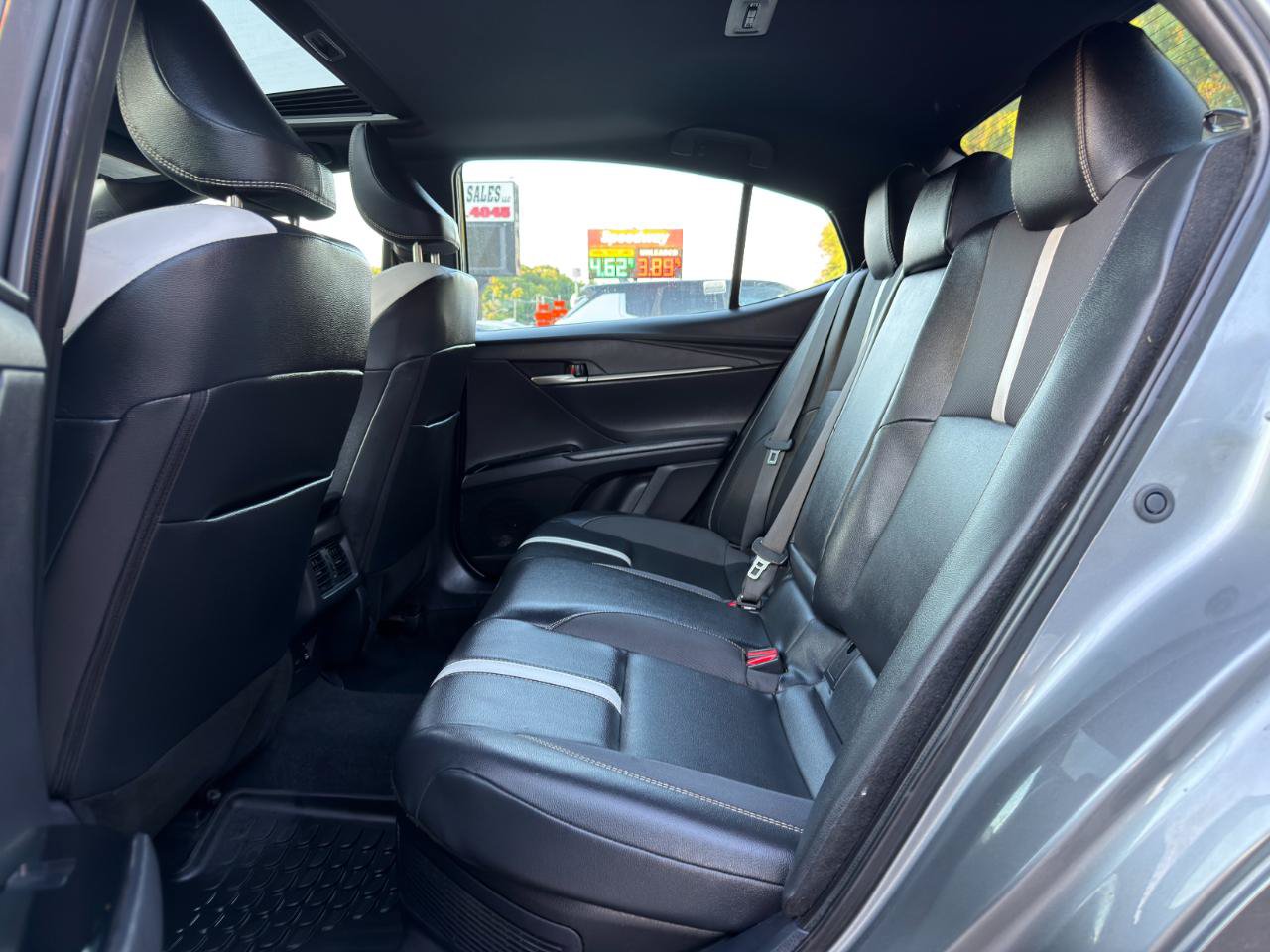 Used 2025 Toyota Camry SE w/ Convenience Package FWD image 11
