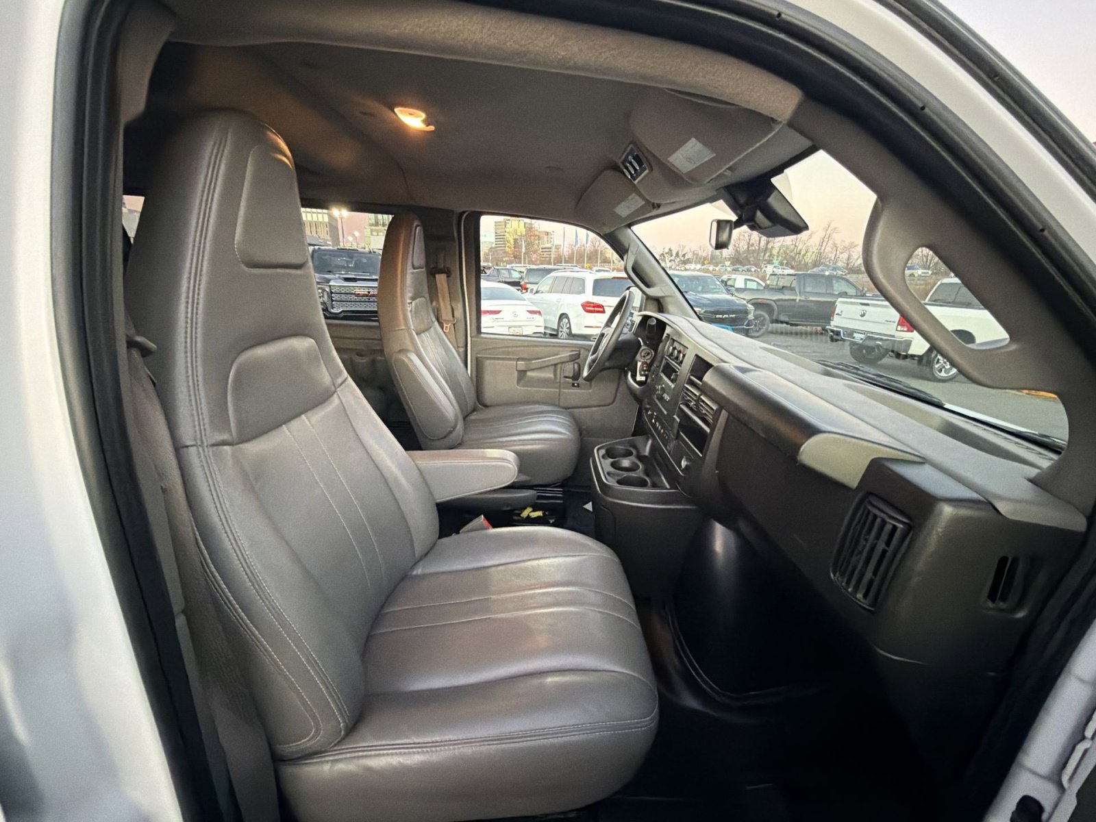 Used 2024 Chevrolet Express 3500 LS image 26