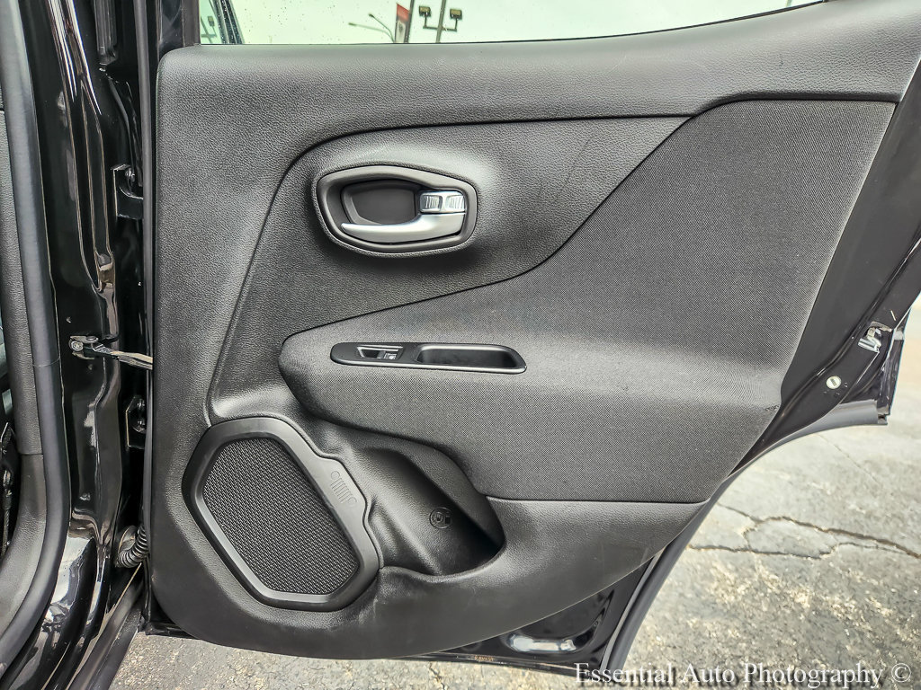 Used 2019 Jeep Renegade Latitude FWD image 18