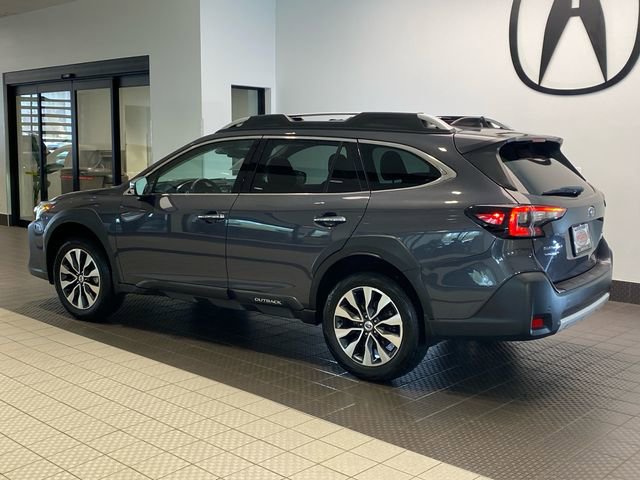 Used 2023 Subaru Outback Touring AWD/4WD image 4