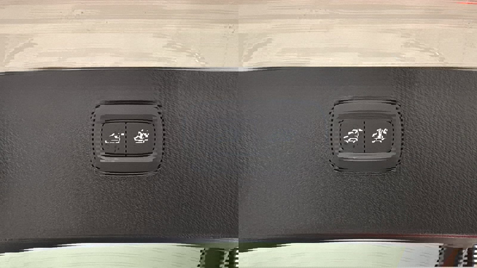 New 2026 Volvo XC90 T8 Ultra w/ Protection Package Premier image 32