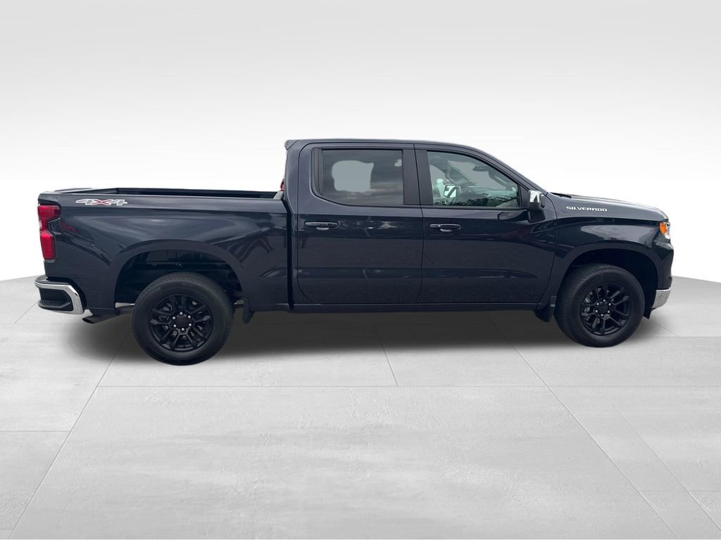 Used 2023 Chevrolet Silverado 1500 LT AWD/4WD image 7